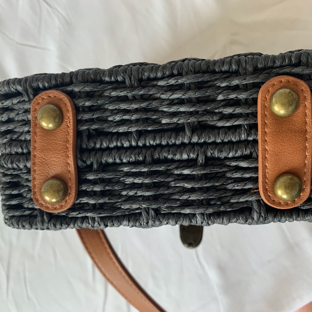 Billabong Purse Jabgibgi "Gimme Some" Straw Purse in Black - Picture 9 of 12